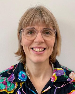 Photo of Claire Hope, Psychotherapist, MSc, HCPC-Art Therap.