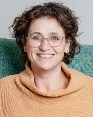 Photo of Eliza Steel, Marriage & Family Therapist, MA, LMFT, EMDR