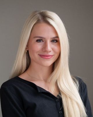 Photo of Hannah De Boer - Eating Disorder & Body Image Therapist, Registered Psychotherapist (Qualifying), MA, RP