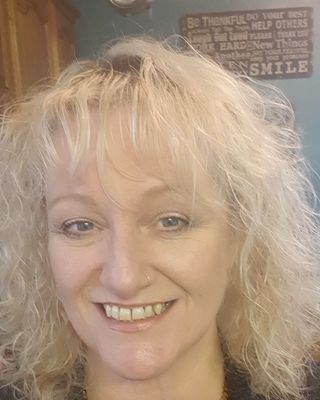 Photo of Linda Mclachlan, Counsellor, DCounsPsych, MBACP Accred