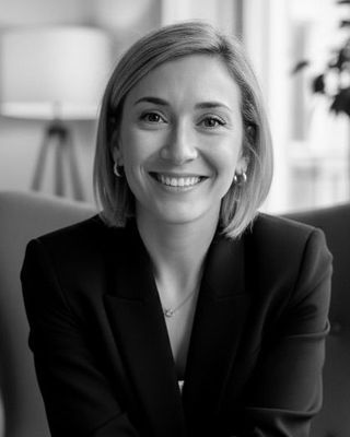 Photo of Katie Chown, Registered Psychotherapist, MACP, BSc, RP, R Kin