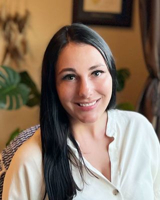 Photo of Nicole-Lee Anderson, Registered Social Worker, MSW, RSW