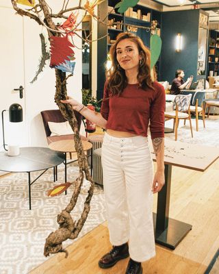 Photo of Izzy Savege, Psychotherapist, MA, HCPC-Art Therap.