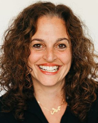Photo of Jennifer Tweel Kelly, Clinical Social Work/Therapist, MSW, MAmSAT
