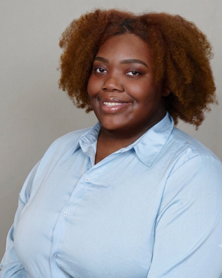 Photo of Elaine Powell, Pre-Licensed Professional