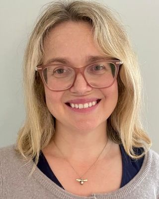 Photo of Emily Claire MacArthur, Counsellor, MBACP Accred