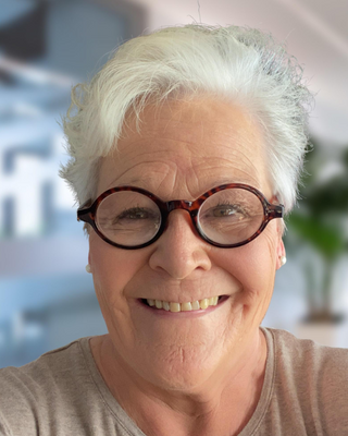 Photo of Lyn McCall, Marriage & Family Therapist, LMFT