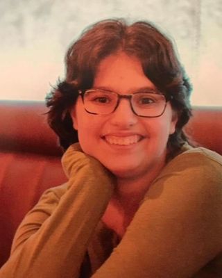 Photo of Sophie Roth, Pre-Licensed Professional