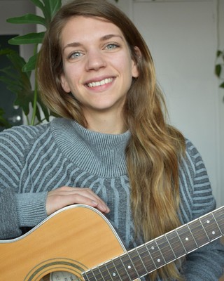 Photo of Amelia Ballak, Registered Psychotherapist in Cambridge, ON