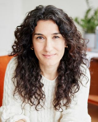 Photo of Pinar Sungur, Registered Psychotherapist (Qualifying) in M4V, ON