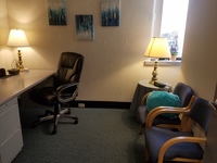 Gallery Photo of Therapist Office