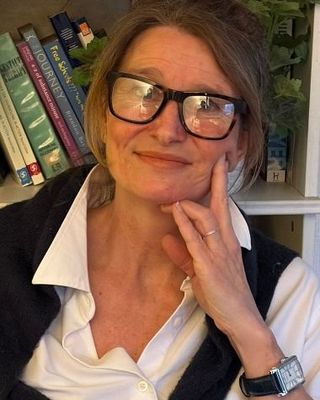 Photo of Paula Roberts, Counsellor, MBACP