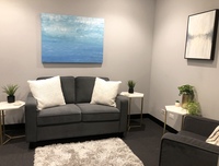 Gallery Photo of The cozy office where Jami Pugh sees clients for counseling & art therapy services at Counseling & Art Therapy Center of Chicago in Downtown Chicago