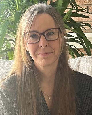Photo of Jen Lister, Registered Psychotherapist (Qualifying) in Hamilton, ON