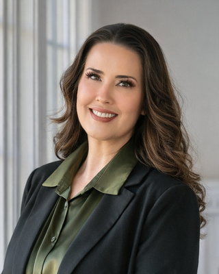 Photo of Lauren Hoyt, Marriage & Family Therapist, MA, LMFT, LIAC, CSAT