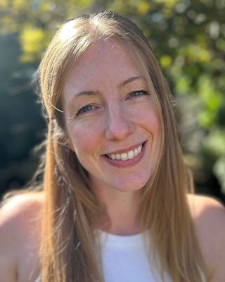 Photo of Helen Claire Bowen-Ashwin, Psychotherapist, MBABCP