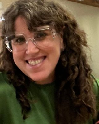 Photo of Sarah Lapenta-H, Pre-Licensed Professional, LSW, MDiv, MSW