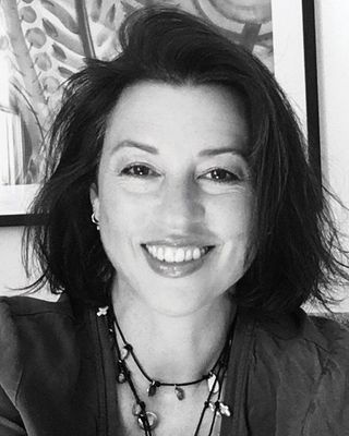 Photo of Dr Eleanor Davey, Psychologist, DCounsPsych, CPsychol
