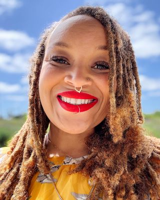 Photo of Loren R Alexander, Associate Clinical Social Worker, ACSW, MSW