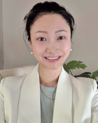 Photo of Crystal Huang, Associate Clinical Social Worker, ASW
