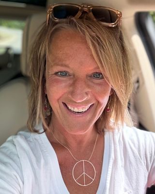 Photo of Stephanie Shawn Reeves, Licensed Clinical Professional Counselor, LCPC, MEd