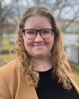 Photo of Makenzie Kenney, Clinical Social Work/Therapist, LSW, MPH