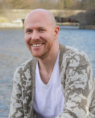 Photo of Aaron Halliday, Registered Psychotherapist (Qualifying), MACP