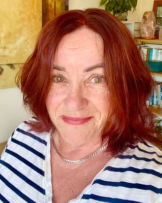 Photo of Dr Sophie Henshaw, Psychologist, PsychD, MAPS