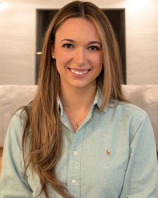 Photo of Hillary Bender, Counselor, LCPC, CSAT, EMDR, NCC