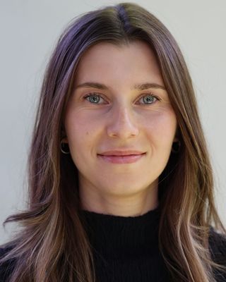 Photo of Alexandra Pavel, Registered Psychotherapist (Qualifying), MRFT, MSc