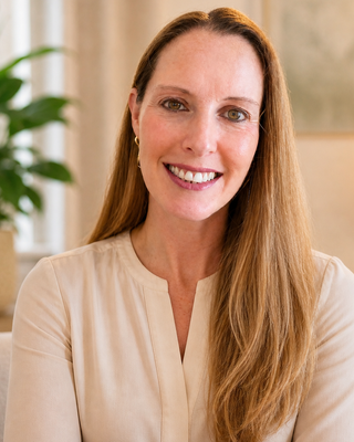 Photo of Inbar Young - Dr. Inbar Young, Psychologist, PsyD, SEP