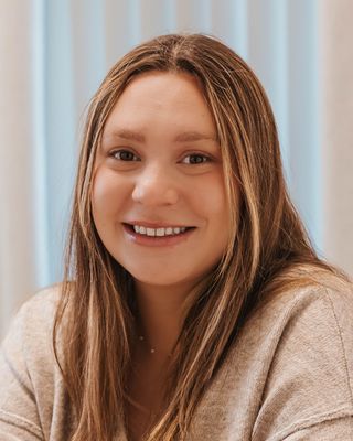 Photo of Alize Cordero, Pre-Licensed Professional, MSW, RCSWI, EMDR-IT
