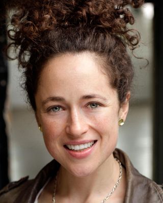 Photo of Harriet Olins, Psychotherapist, MUKCP