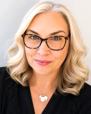 Photo of Siobhan Chirico, Registered Psychotherapist, RP, MA, OCT