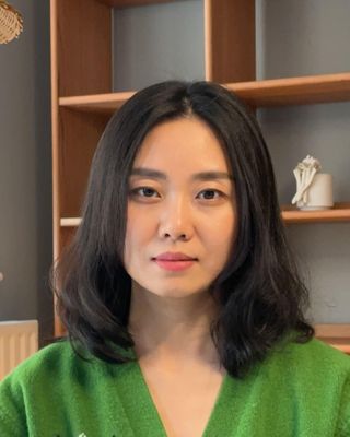 Photo of Wei Feng, Psychotherapist, MSc, MBACP