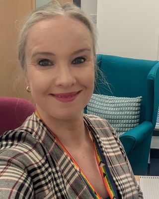 Photo of Lyn Halley, Psychologist, MSc, FMBPsS