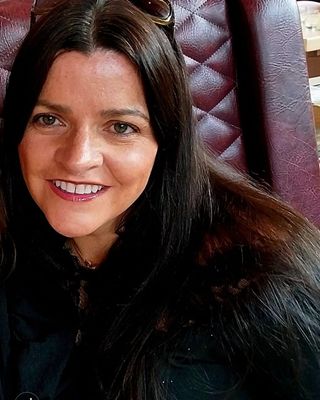 Photo of Fiona Hobbert, Counsellor, DCounsPsych, Pre-Accredited Member IACP