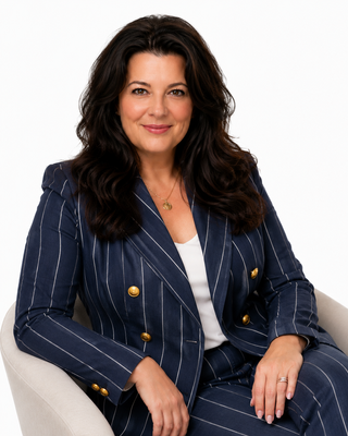 Photo of Jessica Dawn Russell, CHT, CCht, NBC-HWC, BAAOS P, Health
