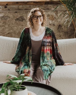 Photo of Melissa White - Sojourn Psychotherapy | AF-EMDR and Trauma, Registered Psychotherapist, RP, OCT, CCPT-2
