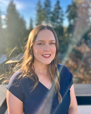 Photo of Steph Landdeck, Clinical Social Work/Therapist, MSW, LICSW