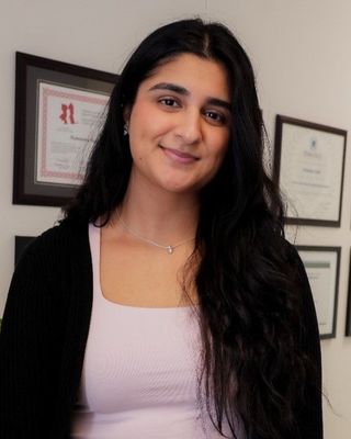 Photo of Navkiran Bajwa, Registered Psychotherapist (Qualifying)