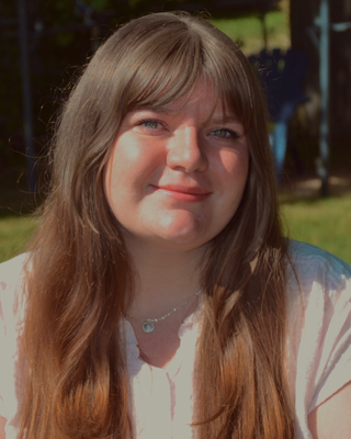Photo of Chloe Burke, Registered Psychotherapist (Qualifying), BA, MA