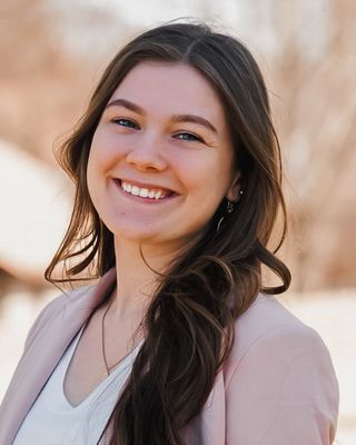 Photo of Elizabeth Holcomb, Pre-Licensed Professional, MA