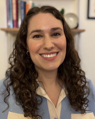 Photo of Becca Londner, Registered Social Worker, MSW, RSW