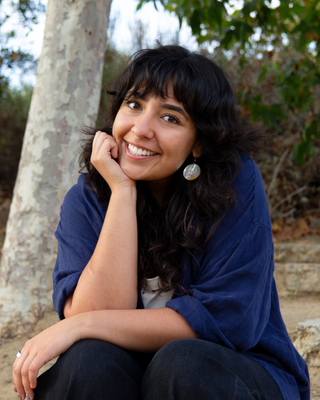 Photo of Rozheen Barekatein, Associate Clinical Social Worker, ACSW