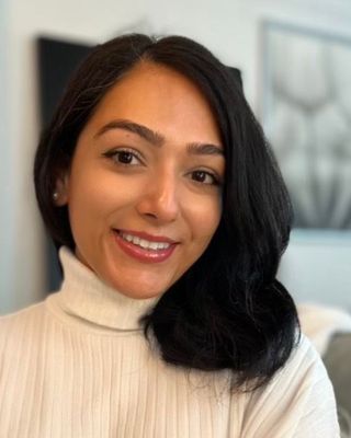 Photo of Mina Khan, Clinical Social Work/Therapist, LMSW