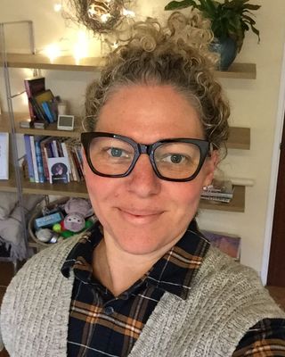 Photo of Toni Jackson, Psychotherapist, PACFA