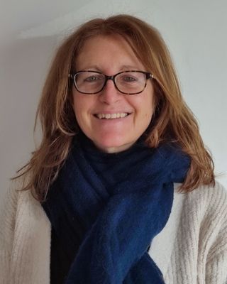 Photo of Elizabeth Rowlinson, Psychotherapist in Ryde, England