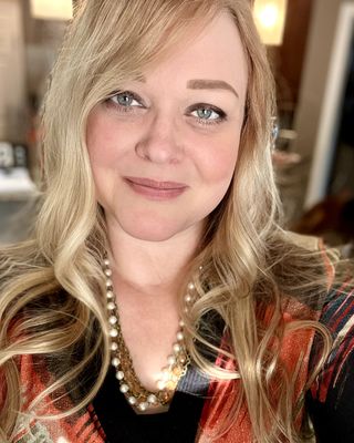 Photo of Beckie Kareck, Pre-Licensed Professional, MA, CMHC