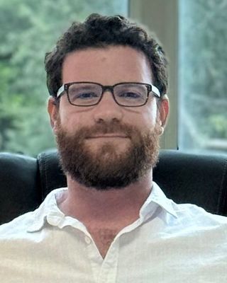 Photo of Isaac Giovannetti, Registered Clinical Social Worker Intern, RCSWI, MSW, EMDR